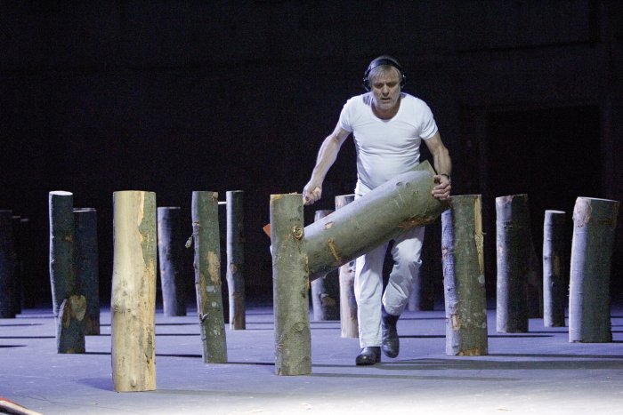 Als Holzfäller auf der Schaubühne Berlin