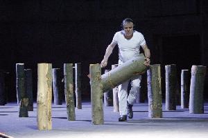 Als Holzfäller auf der Schaubühne Berlin